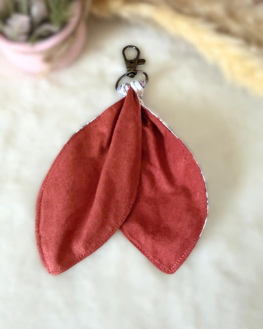 Porte-clés noué en tissu – Création artisanale