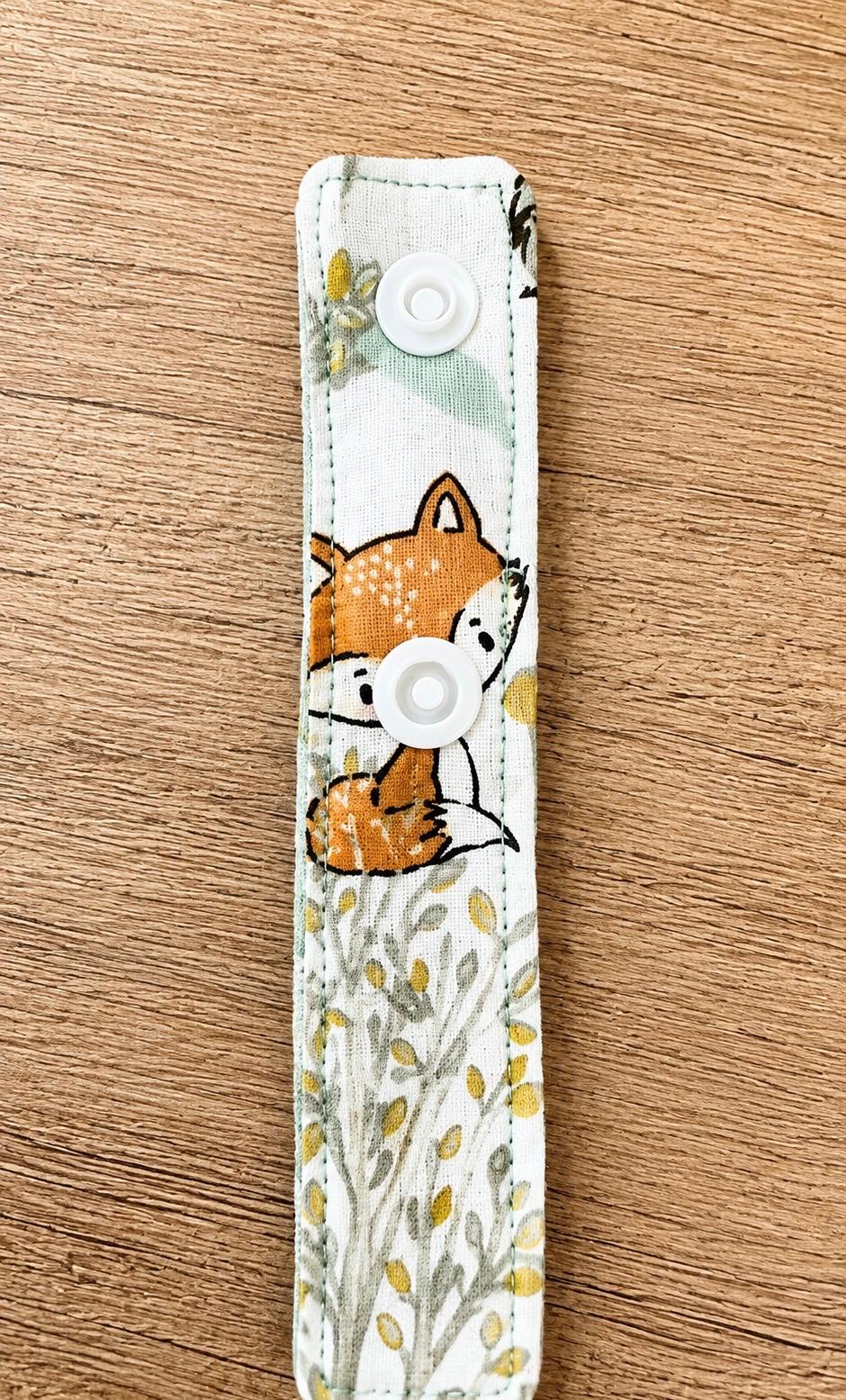 Attache-tétine Forêt – Vichy vert ou Fleurs brodées | Fait main