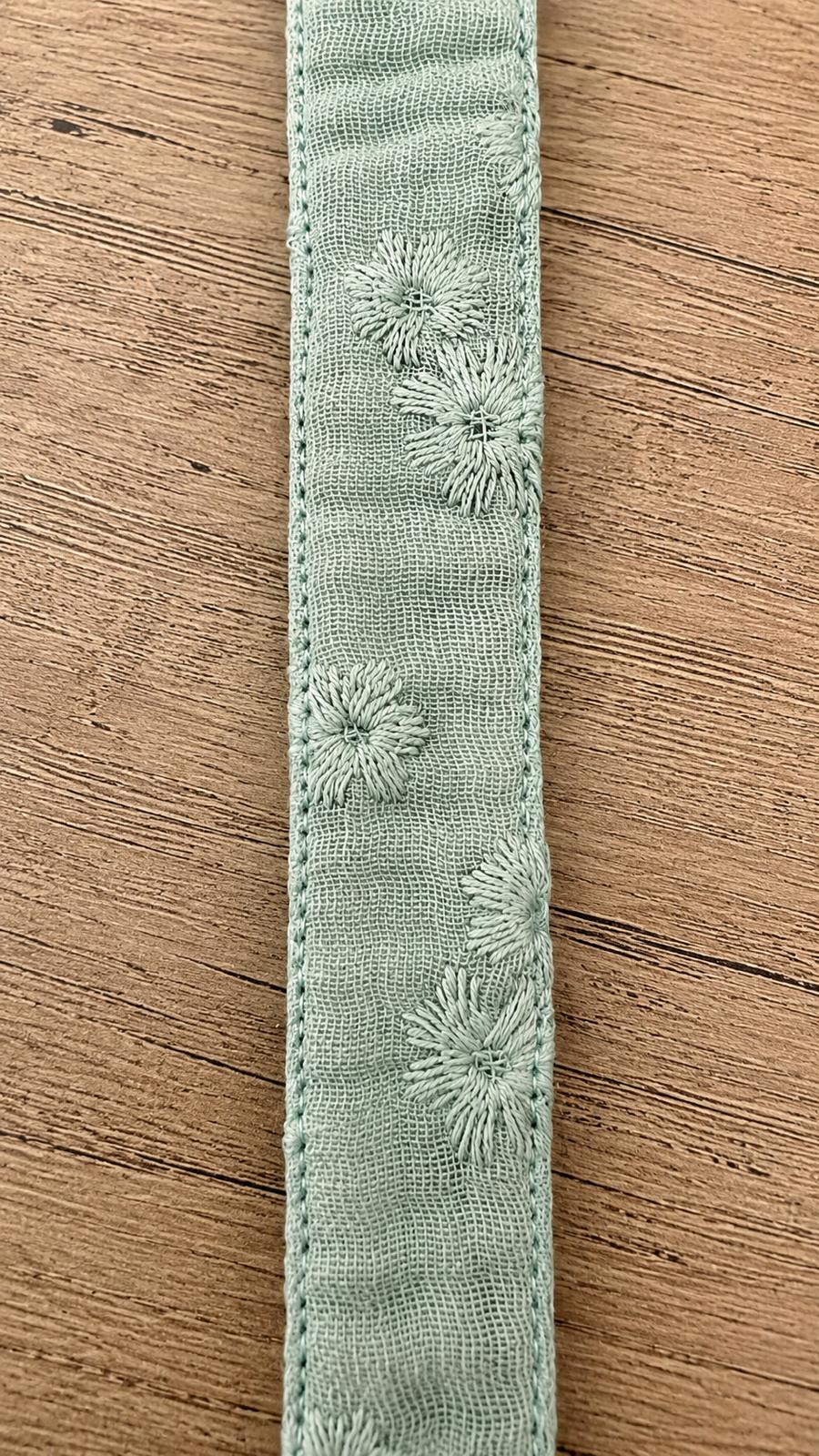 Attache-tétine Forêt – Vichy vert ou Fleurs brodées | Fait main