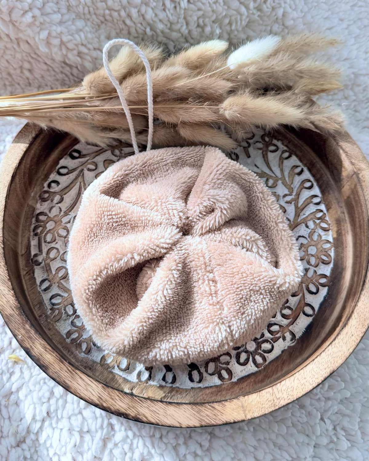Fleur de douche artisanale en éponge de bambou