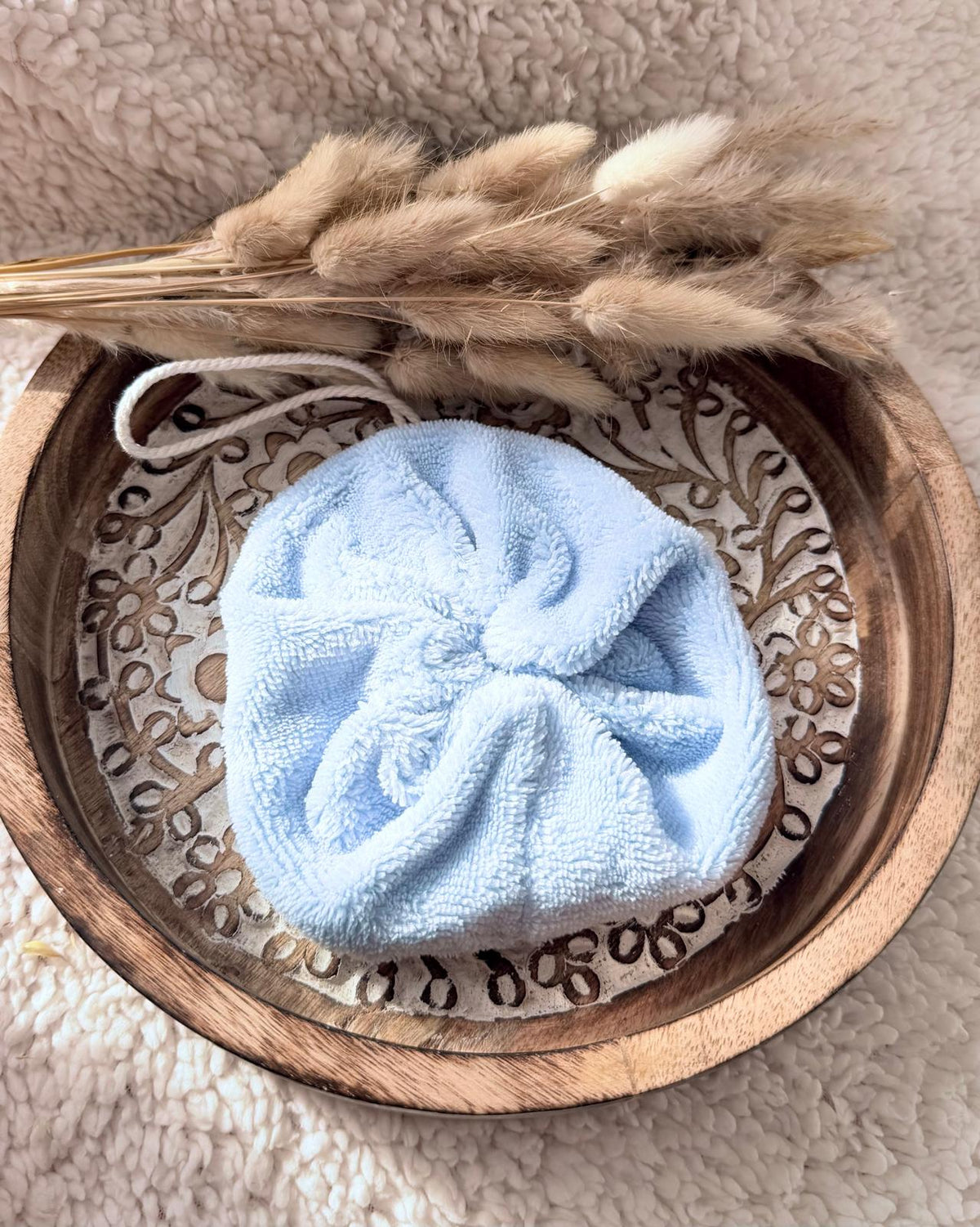 Fleur de douche artisanale en éponge de bambou