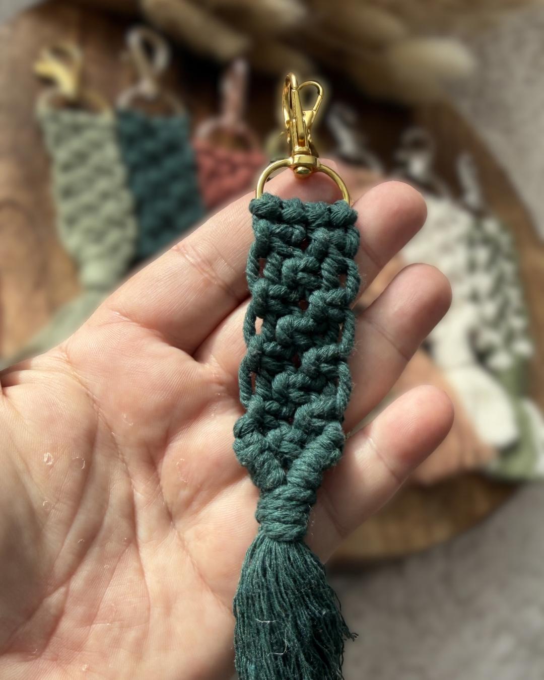 Porte-clés plat en macramé – Fait main