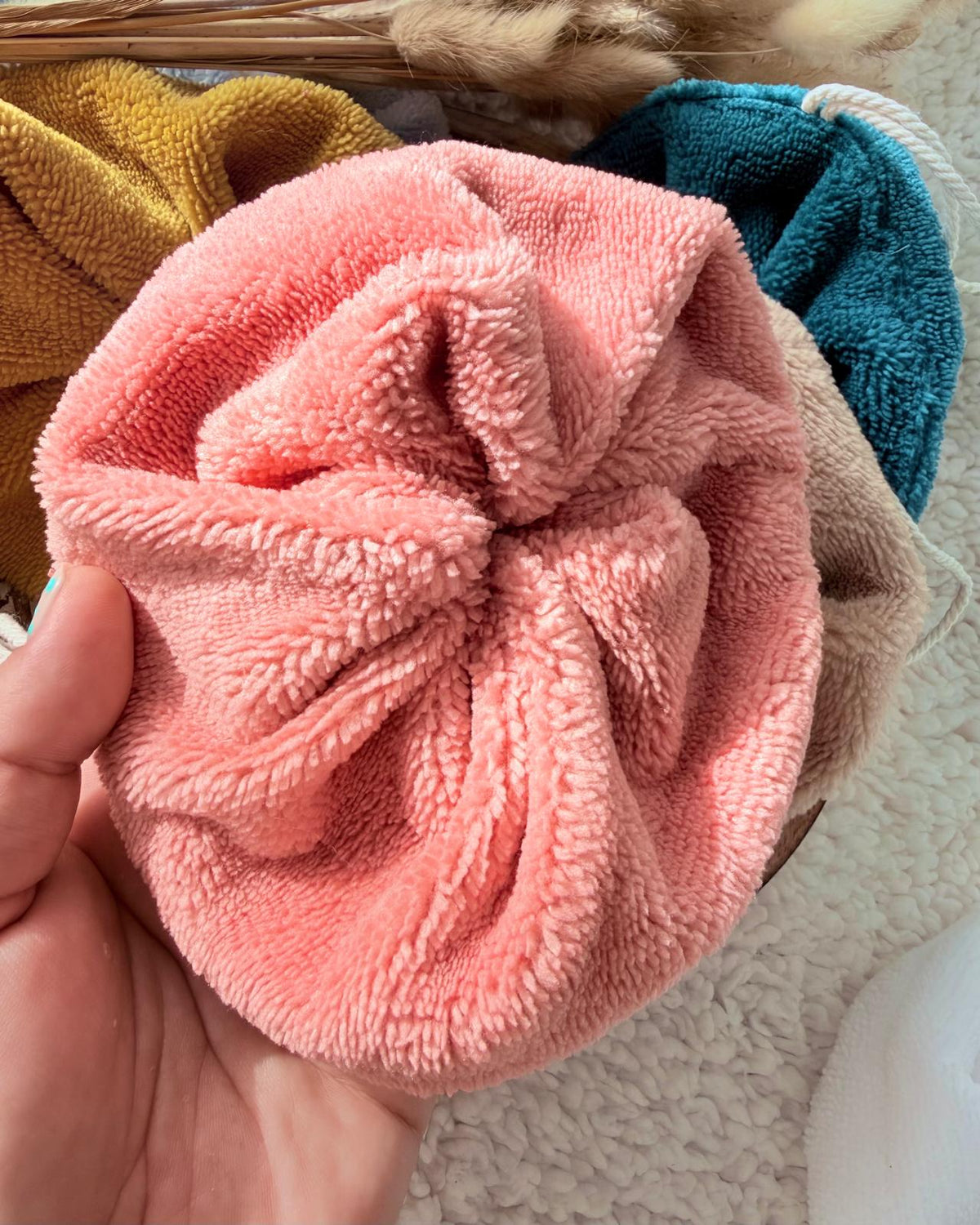 Fleur de douche artisanale en éponge de bambou