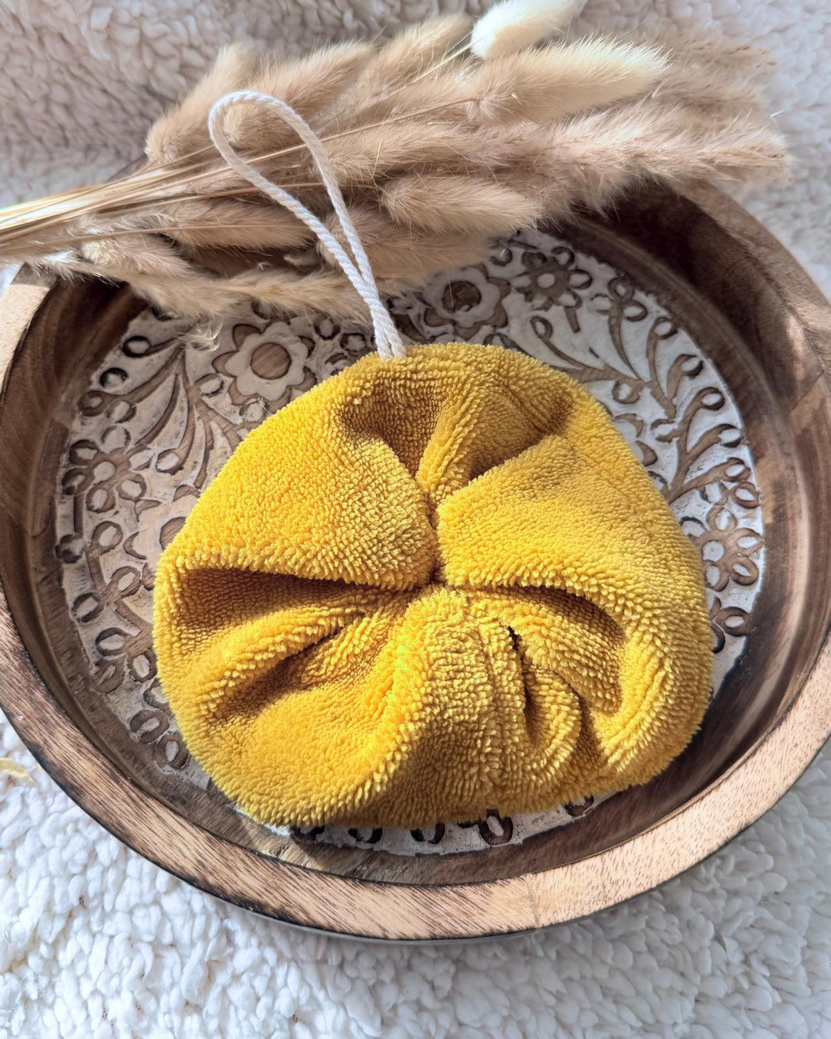 Fleur de douche artisanale en éponge de bambou