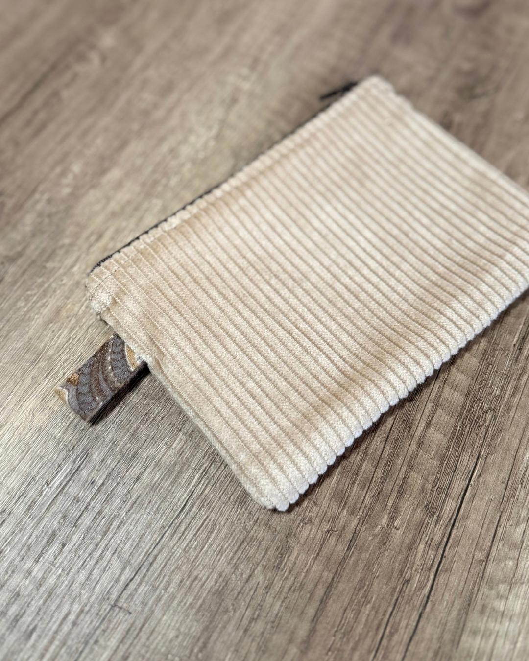 Pochette plate artisanale