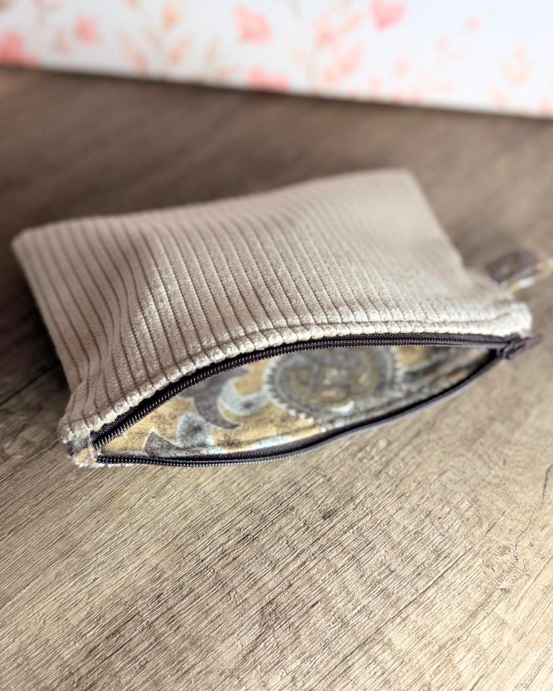 Pochette plate artisanale