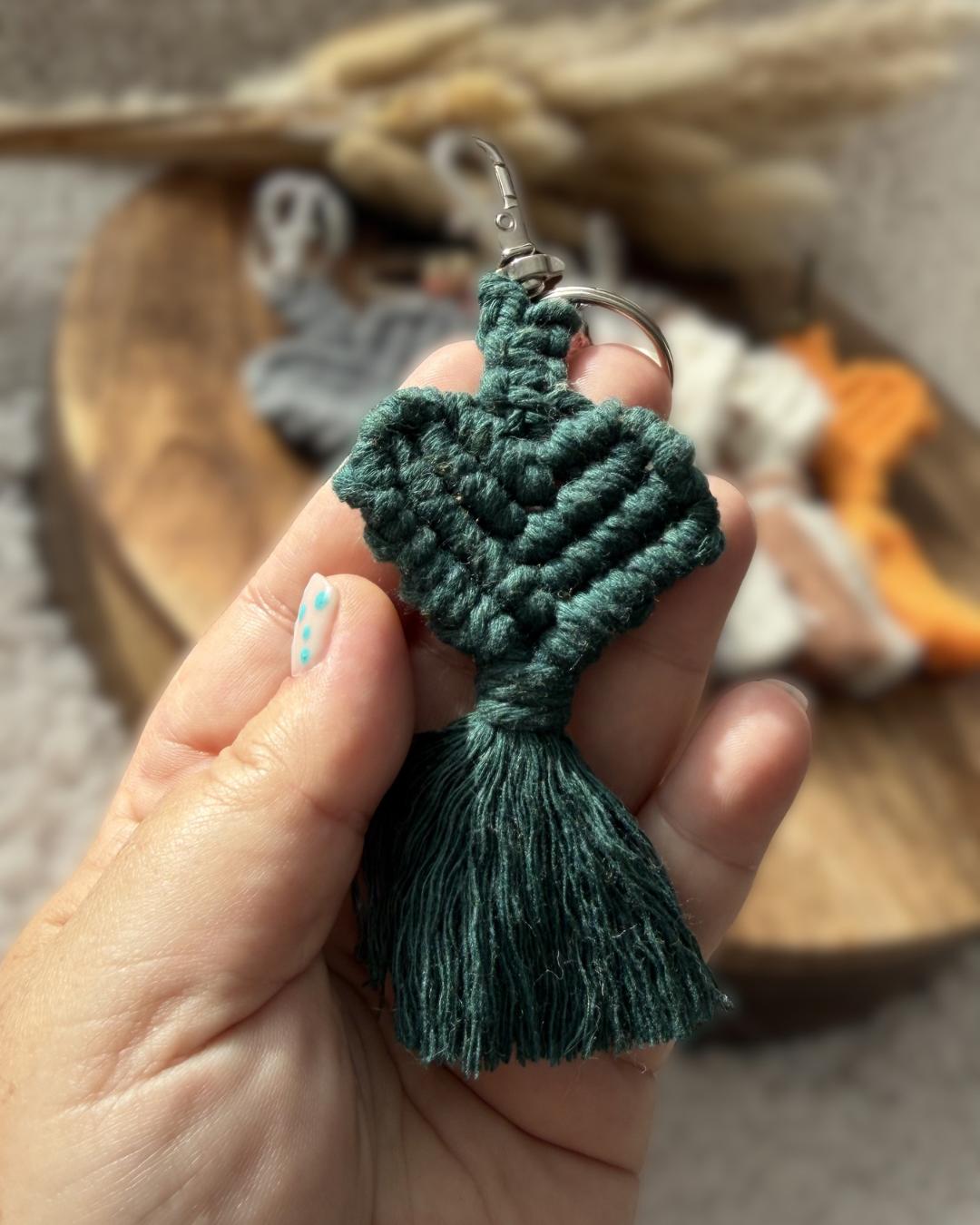 Porte-clé cœur en macramé
